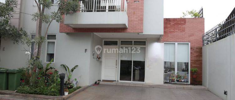 Rumah Minimalis Layout Cantik Semi Furnished di Lebak Bulus 1