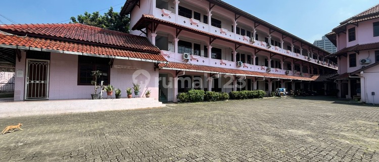 Strategic Kost Margonda 68, Only 50 Meters to UI 1