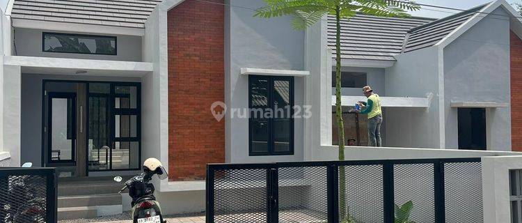 Rumah Baru Siap Huni Di Cebongan 1