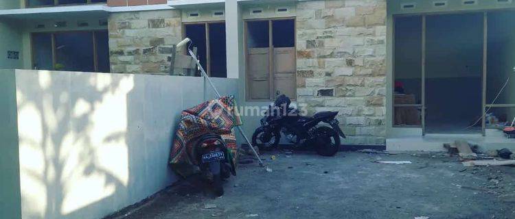 RUMAH CANTIK DALAM CLUSTER DI CEBONGAN  1