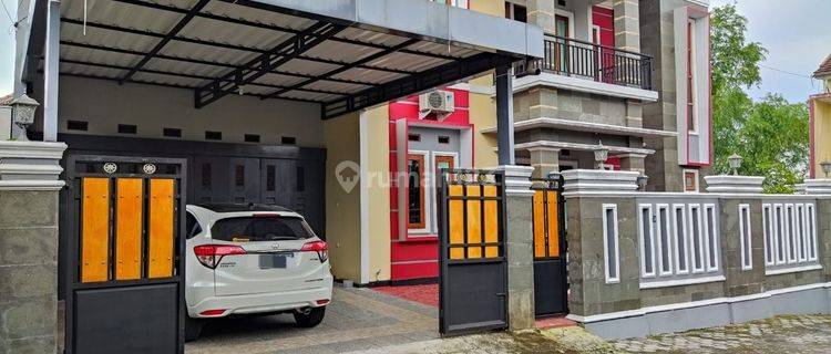 RUMAH MEWAH ELEGAN DI JALAN KALIURANG KM  7 1