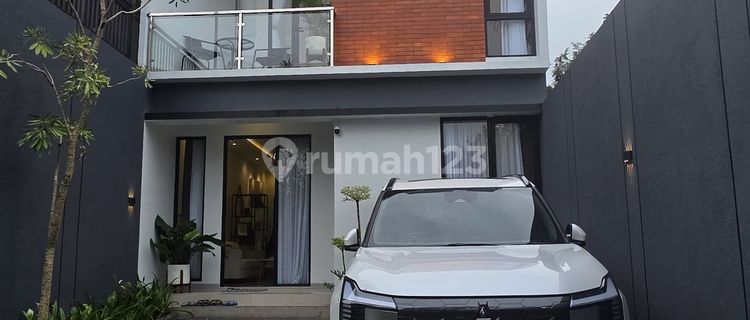 2-Story Luxury House Ready to Occupy Near UII Campus on Jalan Kaliurang Km 13 1