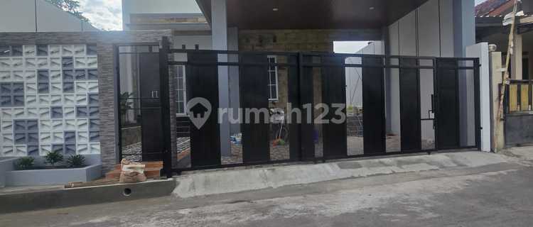Luxury House Near UGM and UII Campuses on Jalan Kaliurang Km 9.5 1