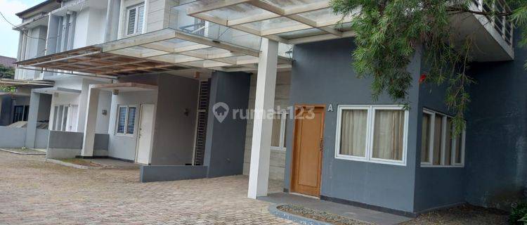 Rumah 2 Lantai Baru Semi Furnished di Setra Sari, Bandung 1