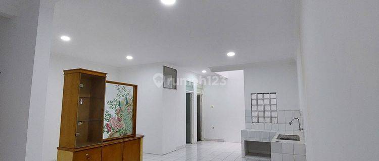 Rumah Siap Huni di Taman Palem Lestari 1