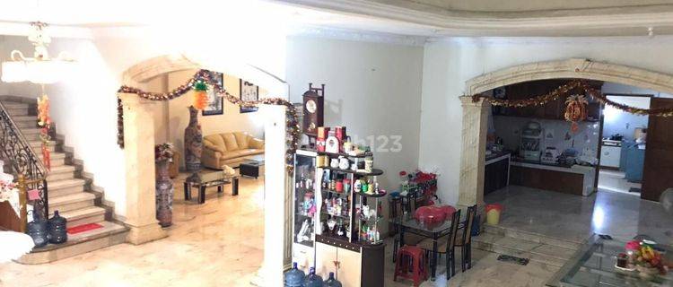 Rumah Bagus di PIK Hadap Barat Laut 1