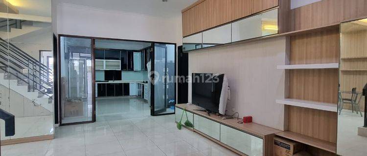 Rumah 2 Lantai Bagus Furnished di Cideng, Jakarta Pusat 1