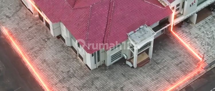 Rented House on Puri Indah Boulevard Street for Commercial Use 1