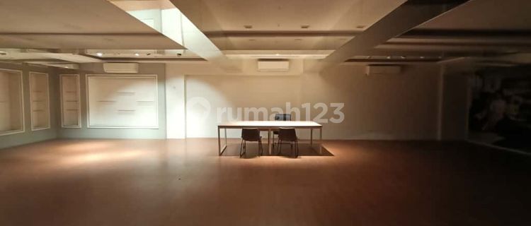 Building on Jalan Tomang Raya 1