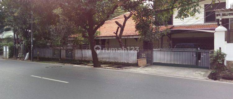 Rumah di Pinggir Jalan Cempaka Putih Jakarta Pusat 1