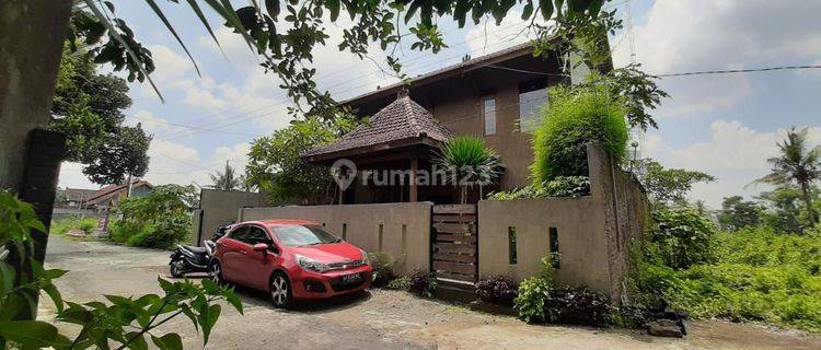 Rumah, full furnished ada kolam renang, 5kamar, 10menit dari kampus UGM 1