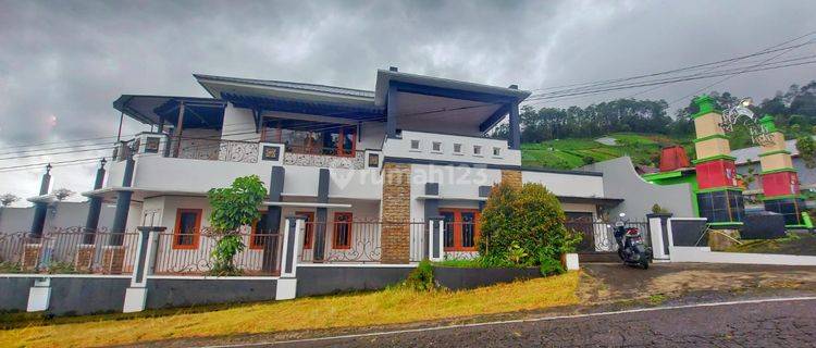 Rumah Villa di Tawangmangu, Karanganyar 1