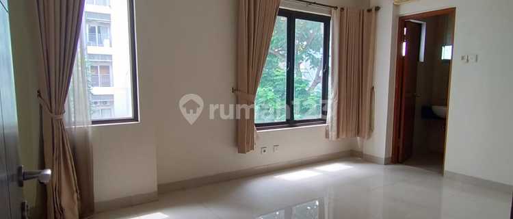 For Sale House/Town House Cosmo Park above Thamrin City Mall - Central Jakarta 1