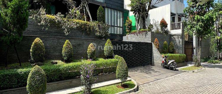  Rumah di Simprug Golf , Simprug Furnished Bagus 4 Lantai SHM - Sertifikat Hak Milik 1