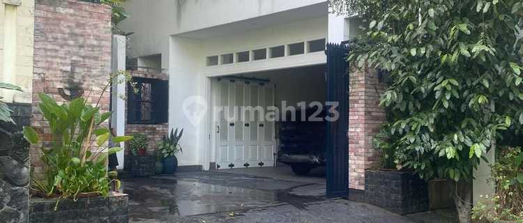 Ready-to-Occupy Luxury House in Kemanggisan, West Jakarta -revriz 1