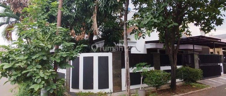 Rumah Hoek dekat Tama SHM harga miring Taman Alfa indah jakarta selatan  1