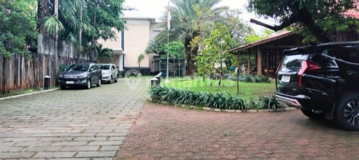 Affordable luxury house in serene Kemang, land size 3,747m², Kemang, South Jakarta 1