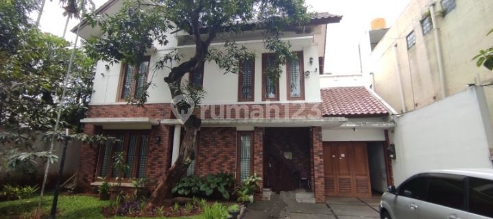 Cheap sale house with swimming pool, 662 sqm land, South Cipete, SHM, South Jakarta 1