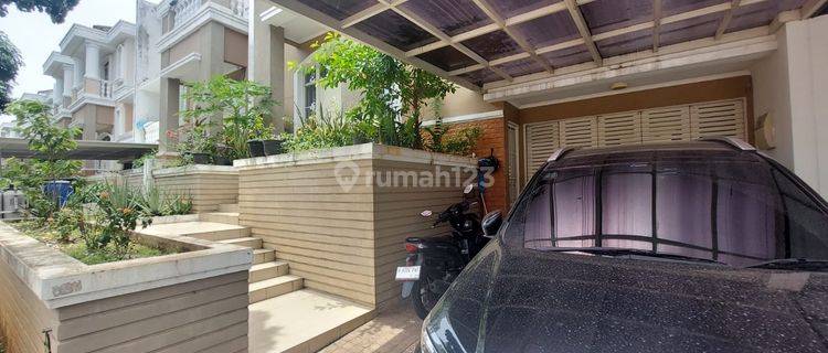 Rumah 2 Lantai Bagus di Green Lake City 1