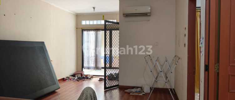 Rumah Bagus Semi Furnished SHM Permata Buana, Jakarta Barat 1