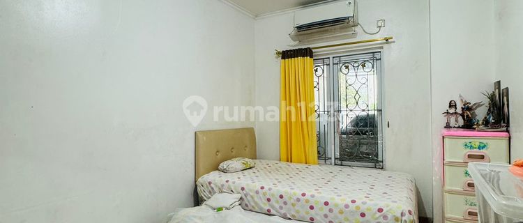 Good House Furnished SHM Puri Media, West Jakarta 1
