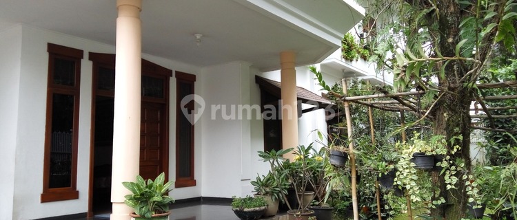 FOR SALE: SERENE & COMFORTABLE HOUSE IN BANDUNG 1