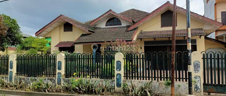 Rumah Besar di Jln Dame Gatsu Bagus utk Cafe dan Oyo 1