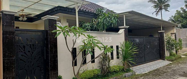 Rumah Modern SHM Arjowinangun Perbatasan, Kota Malang 1