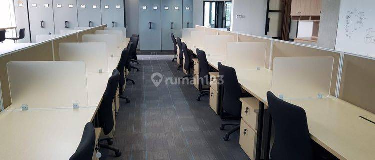 Ruang Kantor Furnished Bagus Siap Pakai. Harga Terjangkau. Gedung Bagus 1