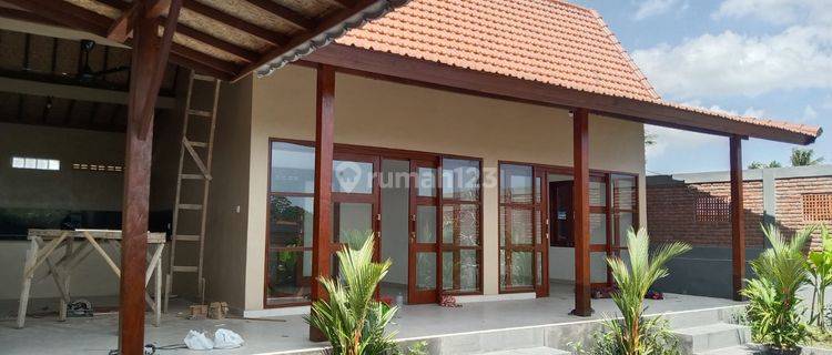 Villa Sewa Dilingkungan Pedesaan Dengan View Sawah 1