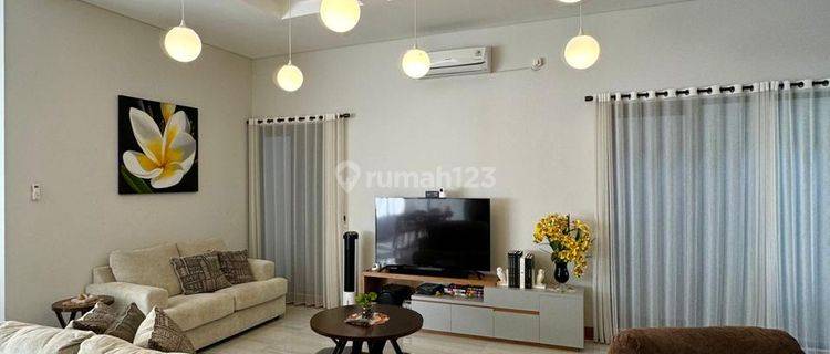 Rumah Minimalis Modern Bagus 2 Lantai Di Sentul City 1