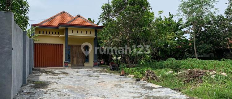 Rumah Dijual Sisa Lahan Besar 1