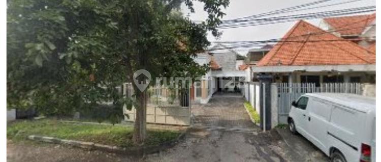 Rumah Jalan Bawean Surabaya 1 Lantai Hadap Selatan 1