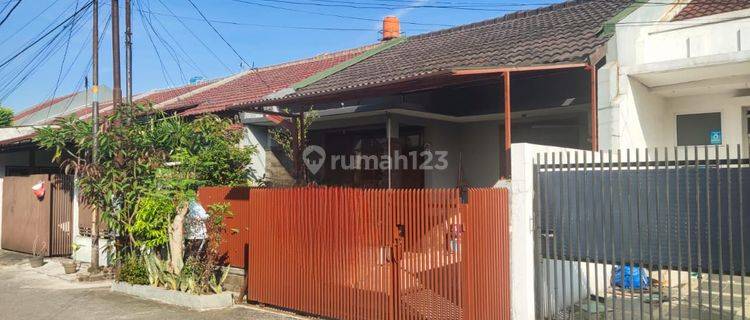 Dijual Rumah Nyaman Siap Huni Lokasi Startegis di Taman Kopo Indah 2 1