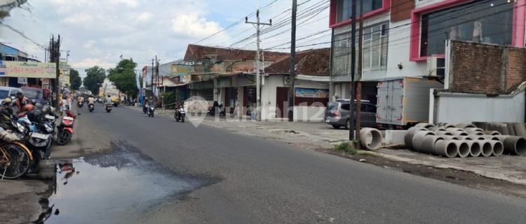 Two-Storey Strategic Spacious Shop House on Jl. Godean, Sleman 1