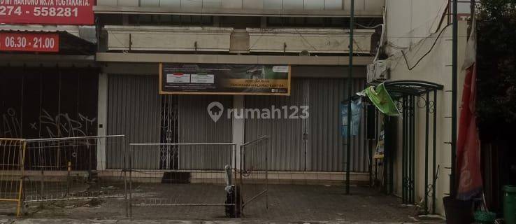 Ruko Tiga Lantai Ditengah Kota Jogyakarta Cocok Untuk Kantor Maupun Usaha 1