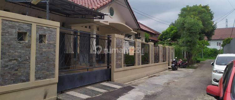 Rumah luas di komplek di Komplek Pembangunan Cirebon 1