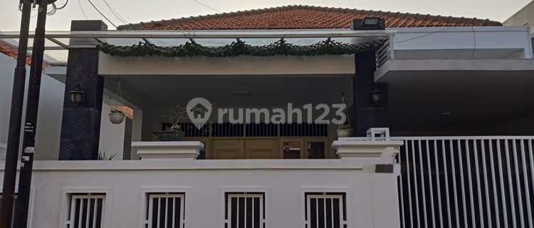 Dijual Rumah Luas semi Furnish di Matraman Jakarta  1
