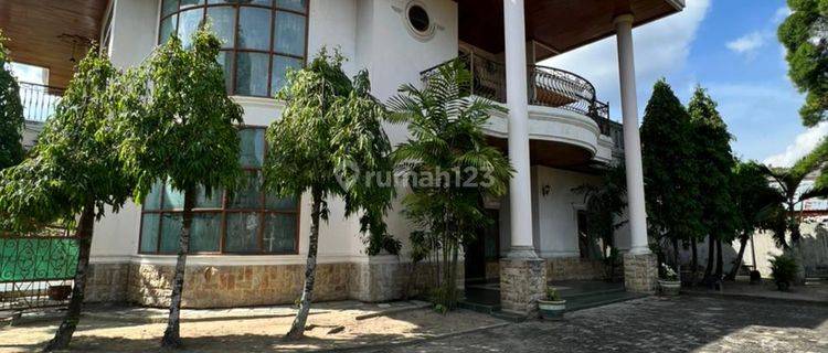 Dijual Rumah Mewah 2 Lantai 1