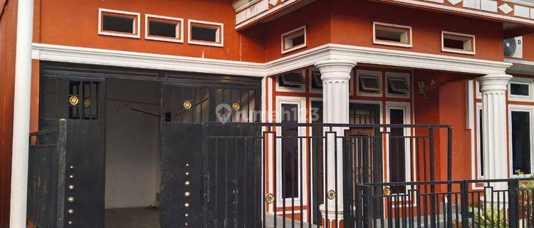 Dijual Rumah 2 Lantai Di Rumbai 1