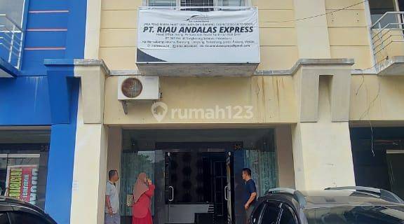 Ruko Beserta Interior Tengah Kota Kawasan Bisnis Dekat Sudirman Cocok Untuk Buka Kantor  1