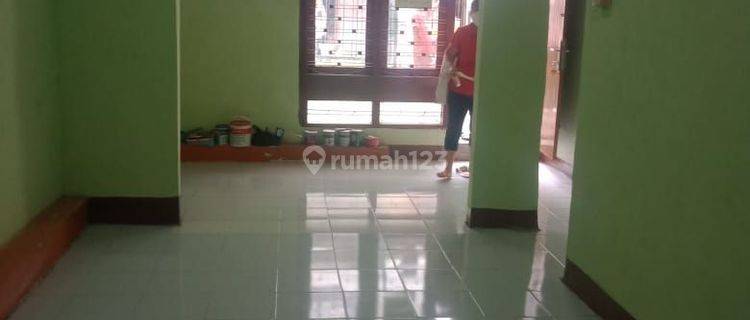 Rumah di Mangga Besar Dwi Warna 1