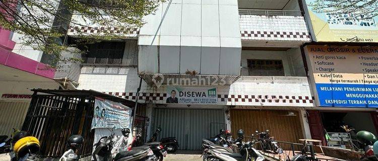 Disewakan Ruko di Jalan Pengayoman 1