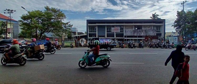 Disewakan Ruko + Tanah Kosong di Jalan Gunung Bawakaraeng 1