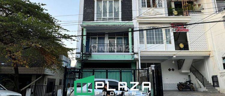 Dijual Ruko 3 Lantai di Jalan Abdullah Daeng Sirua 1