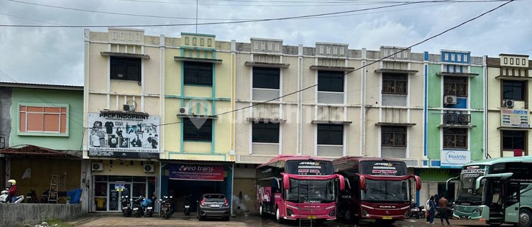 For Rent: 3-Story Shop House on Perintis Kemerdekaan 1