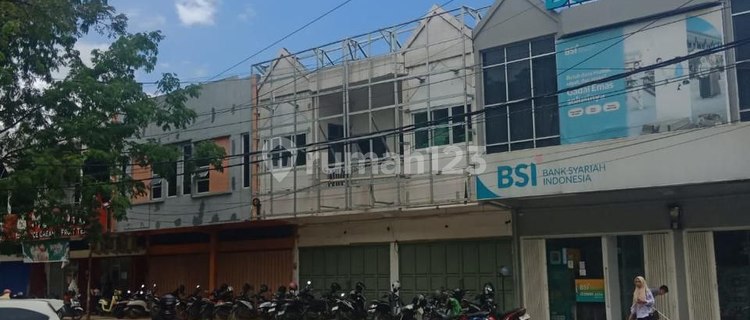 For Rent Shop House on Jendral Sudirman Street, Maros 1