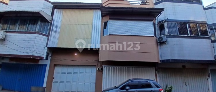 For rent: 1-story shop house on Diponegoro Street. 1