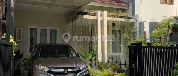 Beautiful House, ready to occupy in Bintaro Jaya 4 1