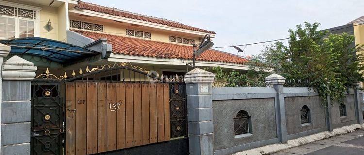 Rumah pinggir jalan, lokasi Gilli Samping, Kebon Jeruk Jakarta Barat 1